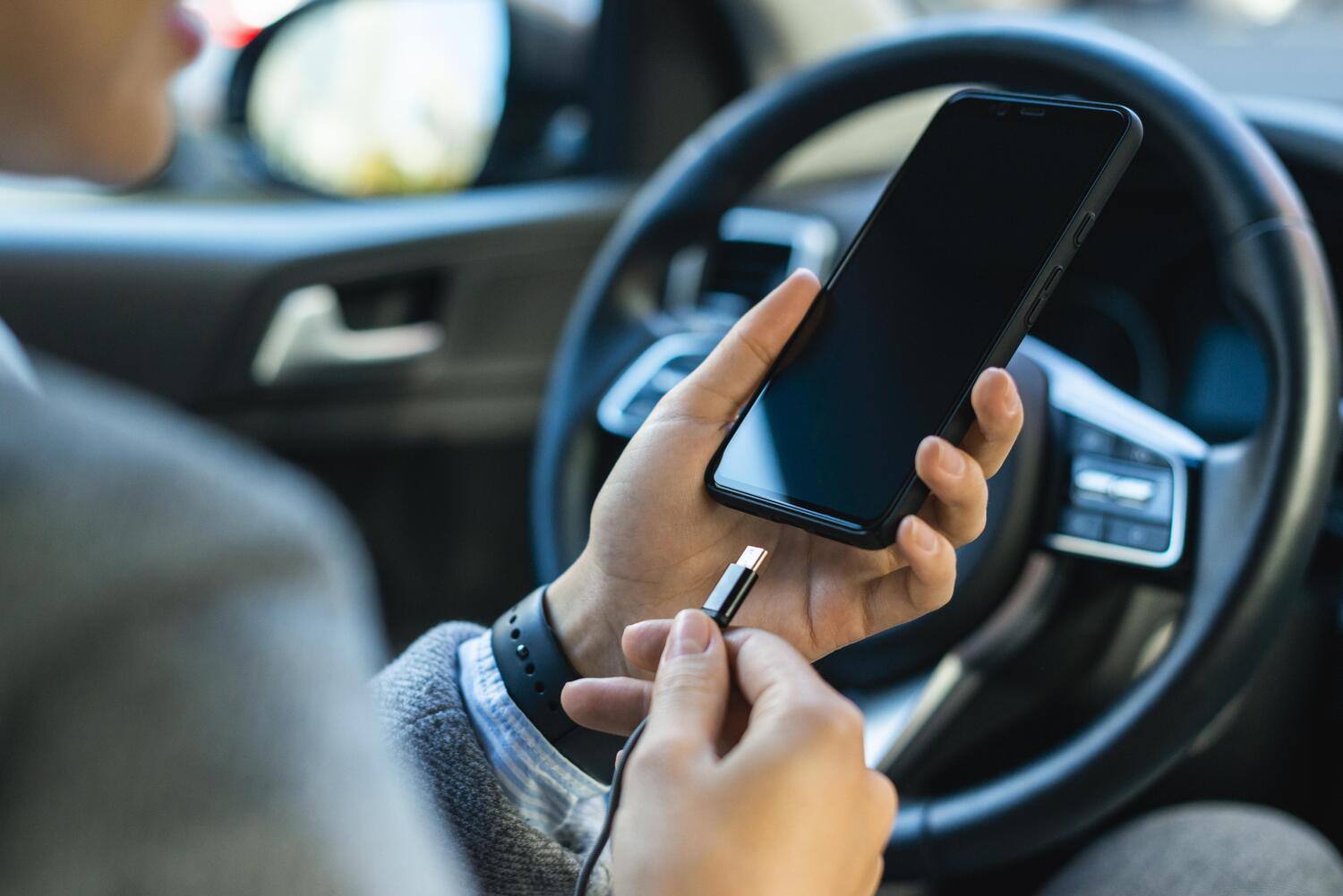Aplicativo para controlar o carro usando o celular